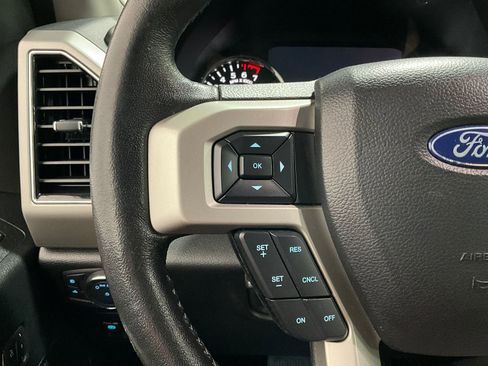 Used 2019 Ford F150 Lariat image 18