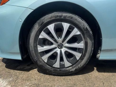Used 2021 Toyota Prius LE AWD/4WD image 19