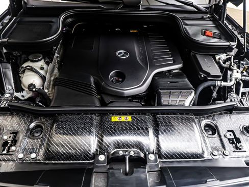 New 2025 Mercedes-Benz GLS 450 4MATIC image 11
