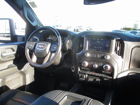 Used 2021 GMC Sierra 2500 AT4 image 19
