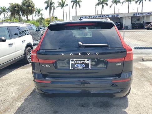 Used 2022 Volvo XC60 B5 Momentum w/ Protection Package Premier image 6