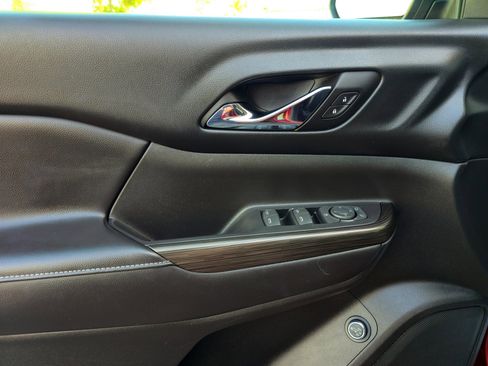 Used 2017 GMC Acadia SLT FWD image 13