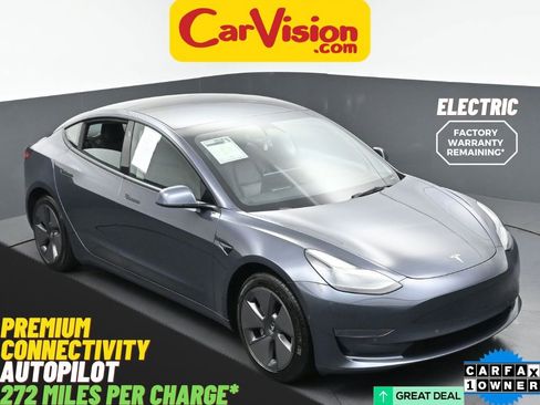 Used 2022 Tesla Model 3 Standard Range image 1