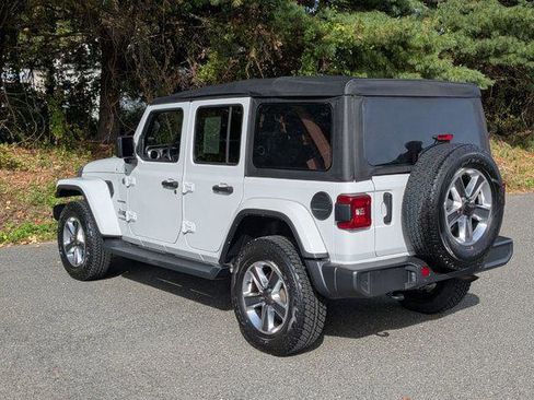 Certified 2022 Jeep Wrangler Unlimited Sahara w/ Cold Weather Group AWD/4WD image 8