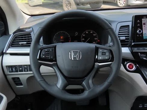 New 2026 Honda Odyssey Touring image 21
