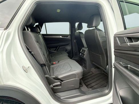 Certified 2024 Volkswagen Atlas Cross Sport SE AWD/4WD image 25