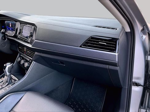 Used 2023 Volkswagen Jetta SE w/ Panoramic Sunroof Package FWD image 19
