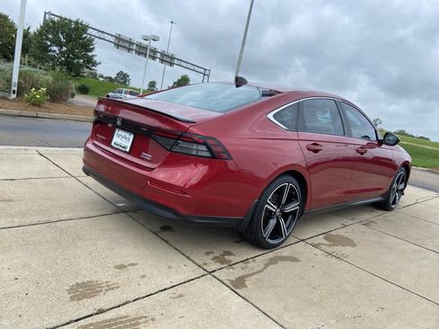 Used 2023 Honda Accord Sport image 11
