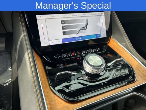 Used 2024 Jeep Grand Wagoneer Series III image 12