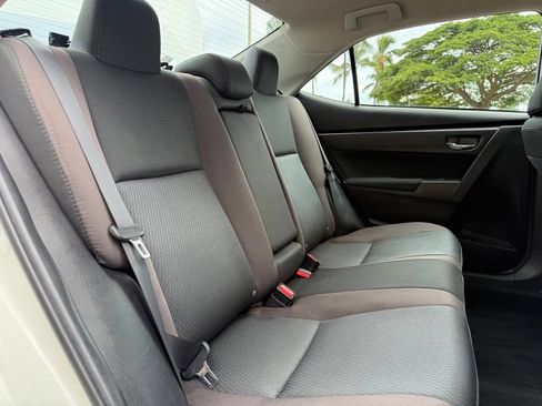 Used 2018 Toyota Corolla LE FWD image 14