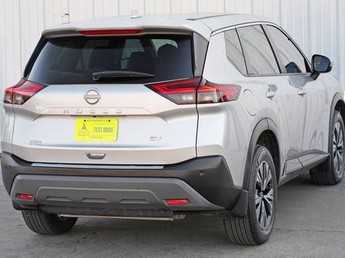 Used 2023 Nissan Rogue SV image 44