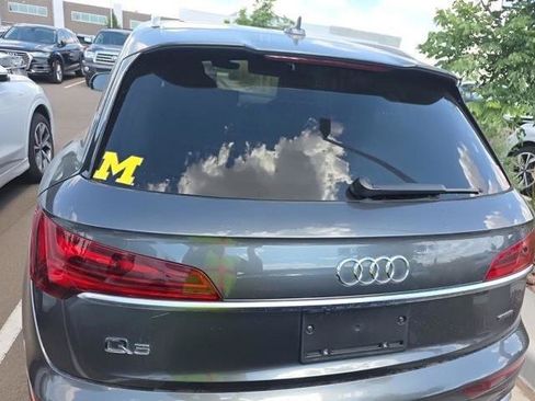 Used 2024 Audi Q5 e Premium w/ Convenience Package AWD/4WD image 4