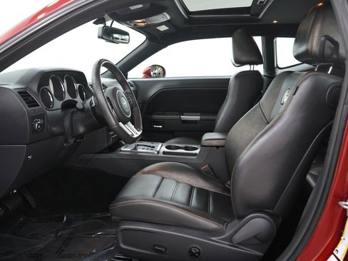 Used 2014 Dodge Challenger R/T RWD image 15