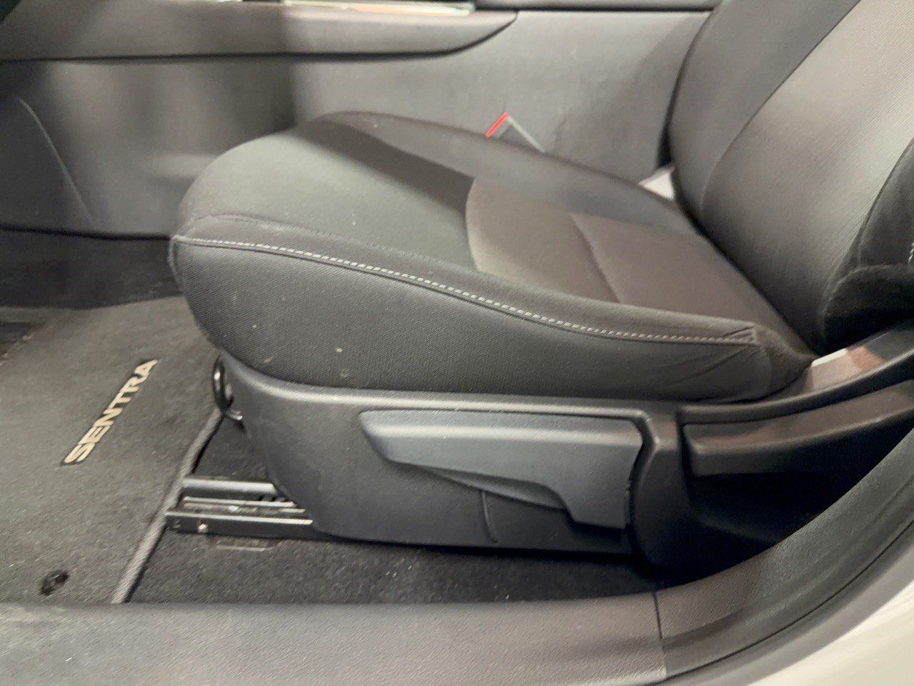 Used 2025 Nissan Sentra SV FWD image 16