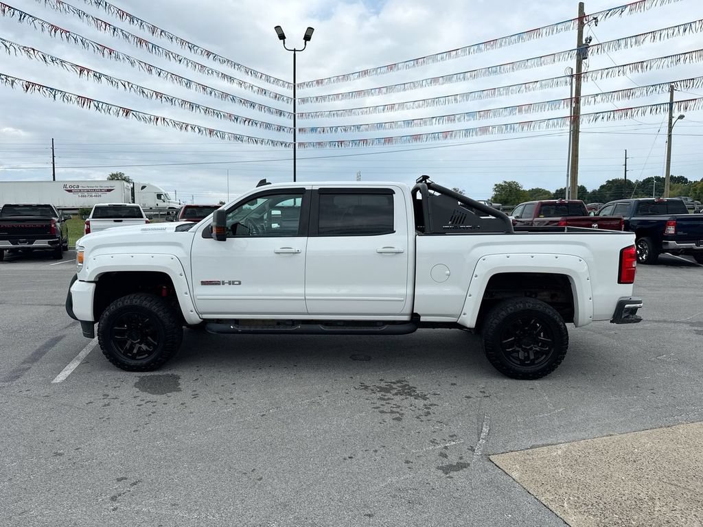 Used 2018 GMC Sierra 2500 SLT w/ Duramax Plus Package AWD/4WD image 3