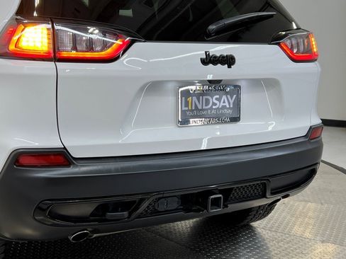 Used 2022 Jeep Cherokee Latitude w/ Sun & Sound Group image 8