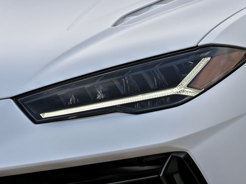 Used 2024 Lamborghini Urus S AWD/4WD image 8