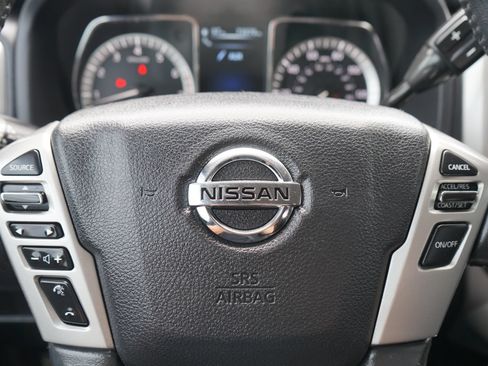 Used 2017 Nissan Titan SV AWD/4WD image 26
