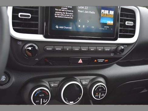 New 2025 Hyundai Venue Limited FWD image 23