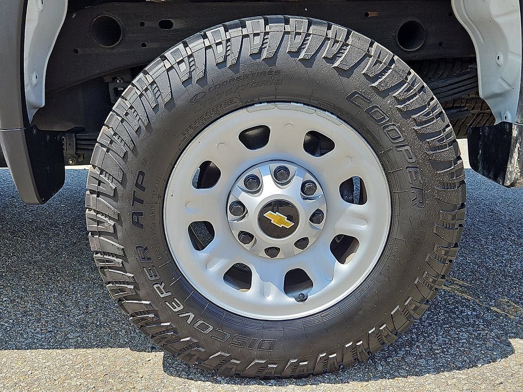 Used 2022 Chevrolet Silverado 2500 W/T w/ WT Convenience Package RWD image 9