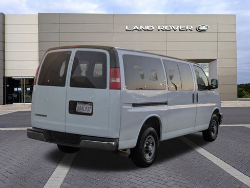 Used 2017 Chevrolet Express 3500 LT w/ LT Preferred Equipment Group image 5