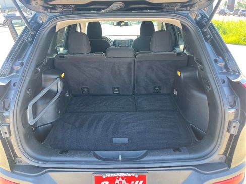 Used 2017 Jeep Cherokee Sport FWD image 25