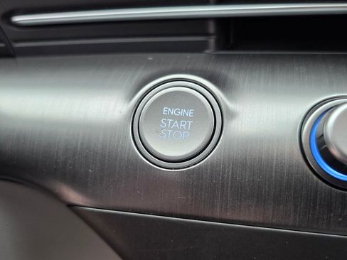 Certified 2025 Hyundai Kona SE FWD image 33
