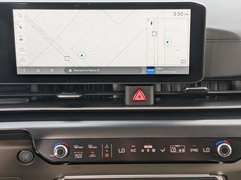 Used 2025 Kia Carnival image 15