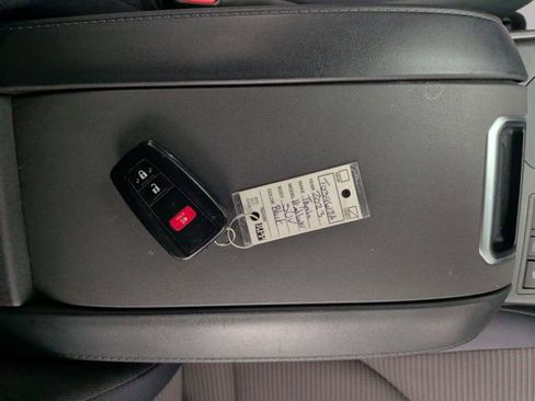 Used 2023 Toyota Highlander L FWD image 33
