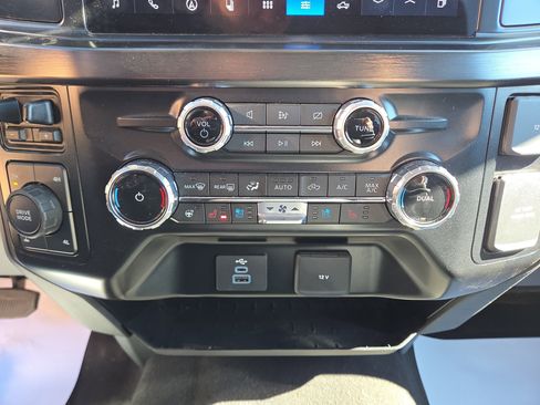 Used 2024 Ford F350 Lariat w/ Camper Package image 28