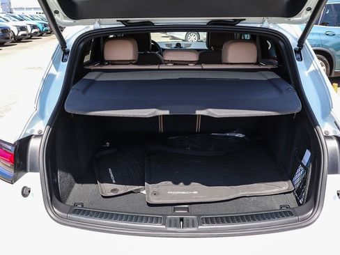 Used 2024 Porsche Macan AWD/4WD image 25