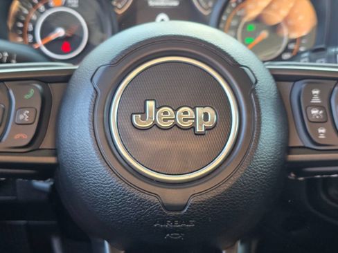 Used 2025 Jeep Wrangler Unlimited Sport AWD/4WD image 27