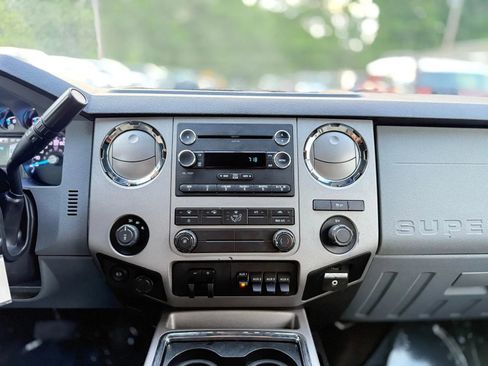 Used 2015 Ford F250 XLT w/ XLT Value Package AWD/4WD image 18