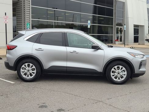 Certified 2024 Ford Escape Active w/ Cold Weather Package image 2