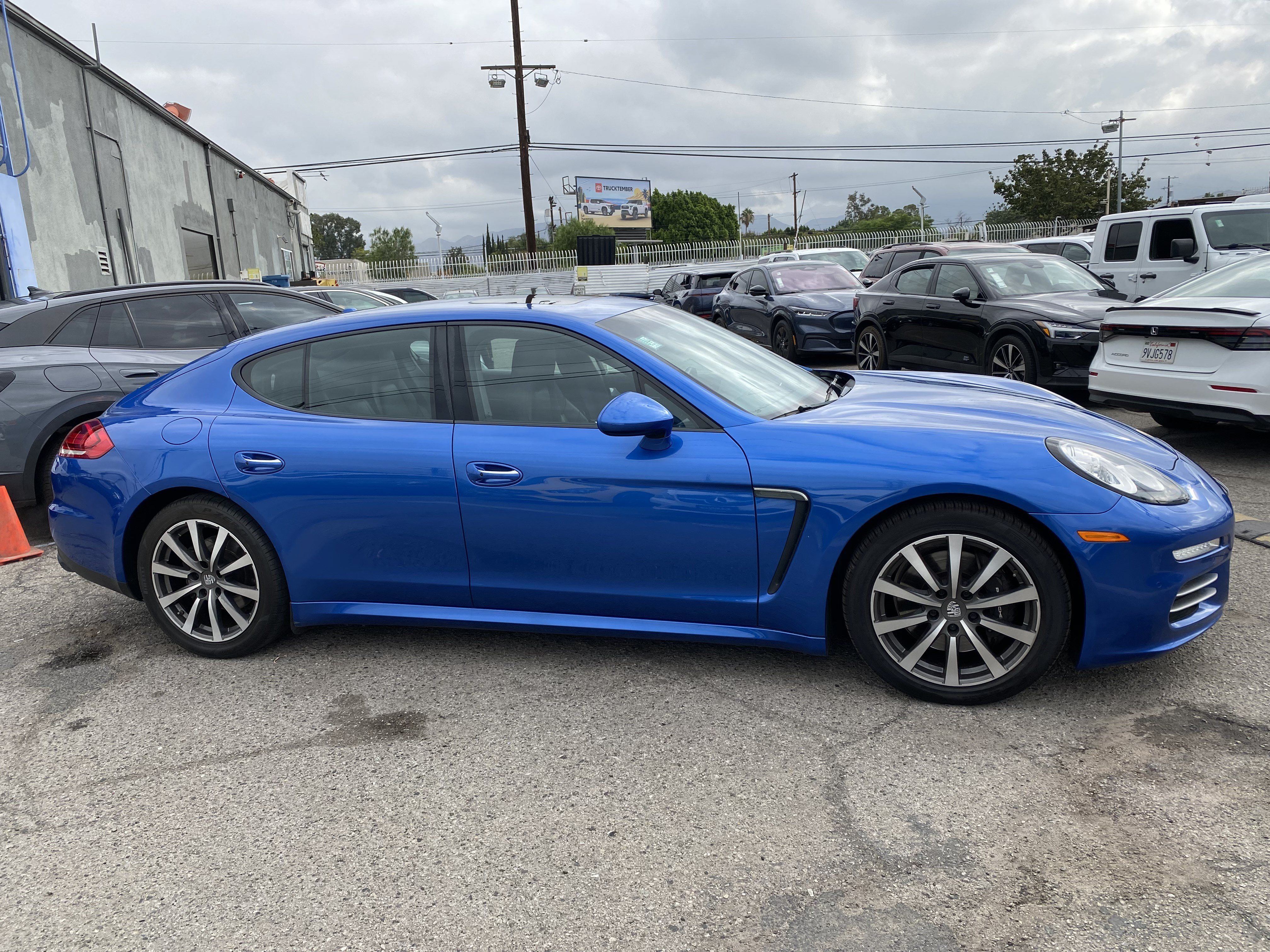 Used 2015 Porsche Panamera 4 AWD/4WD image 13