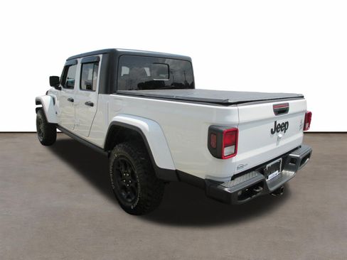 Used 2023 Jeep Gladiator Sport AWD/4WD image 5