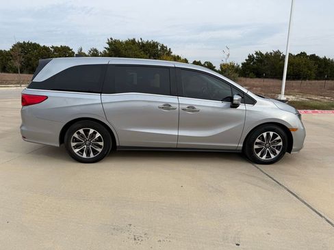 Used 2023 Honda Odyssey EX-L image 4