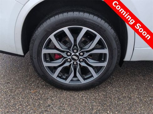 Used 2025 Cadillac XT6 Sport w/ LPO, Floor Liner Package image 13