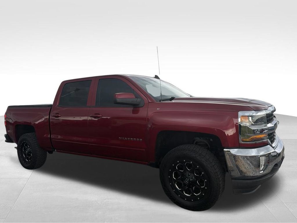 Used 2018 Chevrolet Silverado 1500 LT w/ All Star Edition AWD/4WD image 27