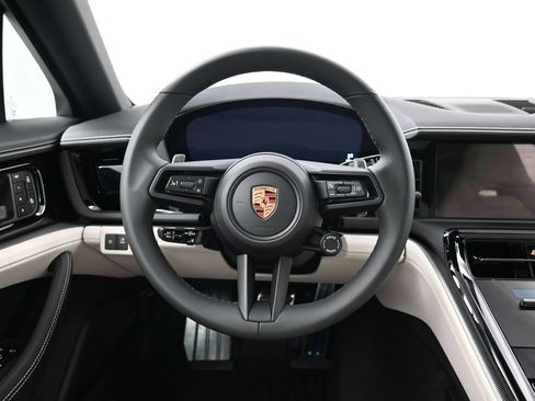 Used 2026 Porsche Panamera image 12