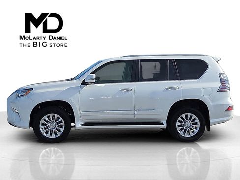 Used 2017 Lexus GX 460 Premium w/ Premium Package image 3