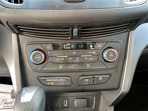 Used 2017 Ford Escape SE image 16