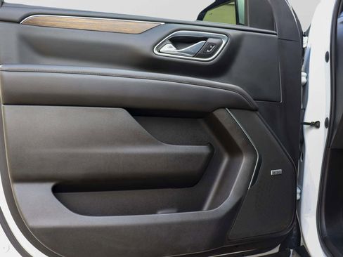 Used 2021 Chevrolet Tahoe High Country w/ Premium Package image 14