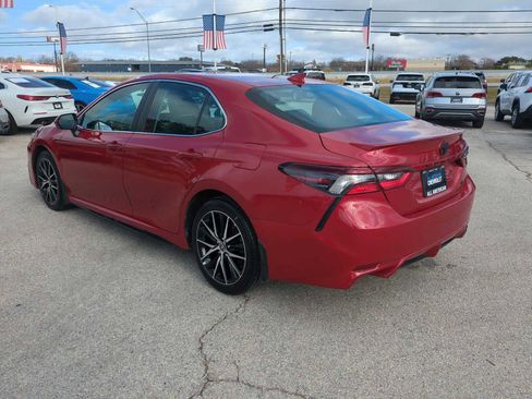 Used 2024 Toyota Camry SE image 6