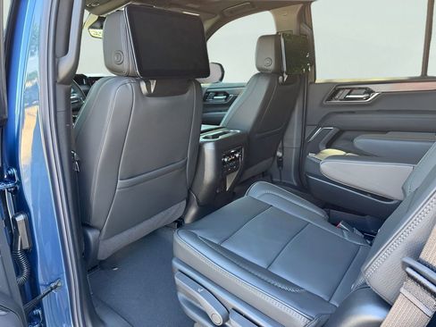 New 2026 GMC Yukon Denali w/ Denali Reserve Package AWD/4WD image 15