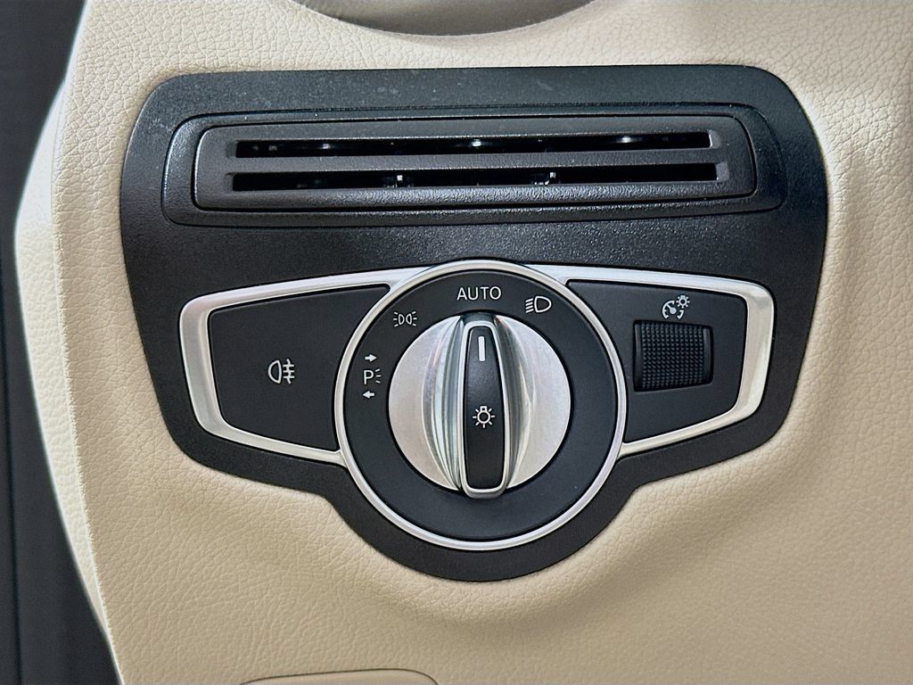 Used 2018 Mercedes-Benz C 300 Cabriolet image 12