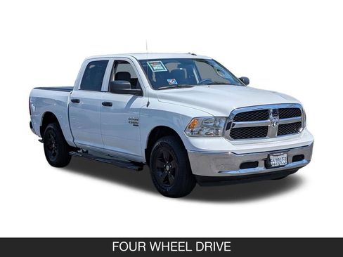 Used 2022 RAM 1500 Classic SLT AWD/4WD image 2
