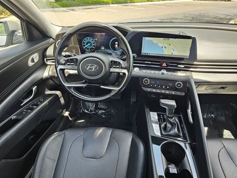 Used 2023 Hyundai Elantra Limited image 20