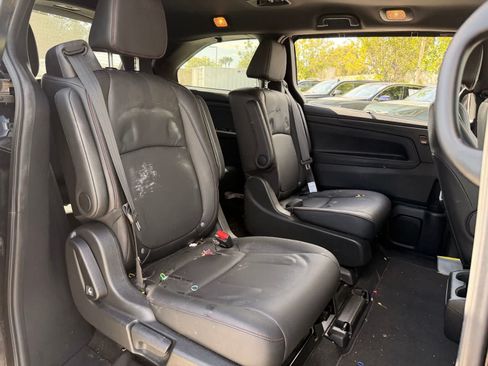 Used 2025 Honda Odyssey Sport-L image 11