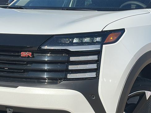 New 2026 Nissan Kicks SR image 4